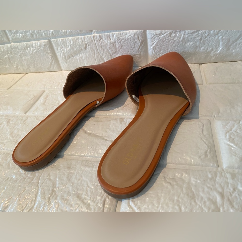 Old Navy Pointed Flat Mule - New - Picture 3 of 8